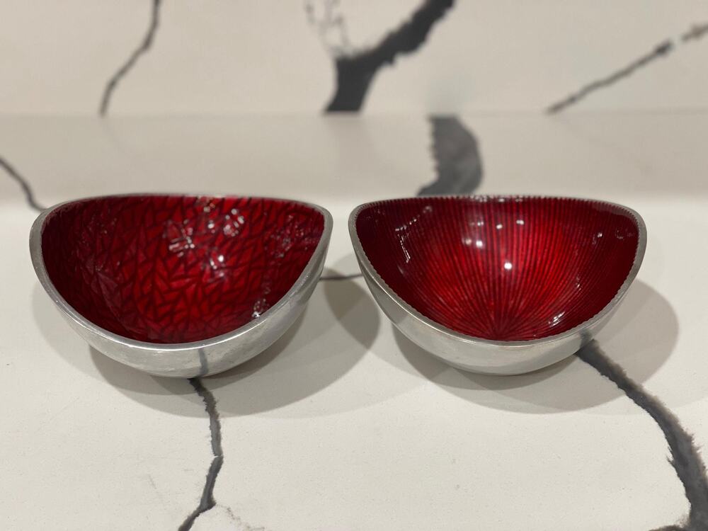 A set of 2 Simply Designz Organic Collection snack or nut bowls